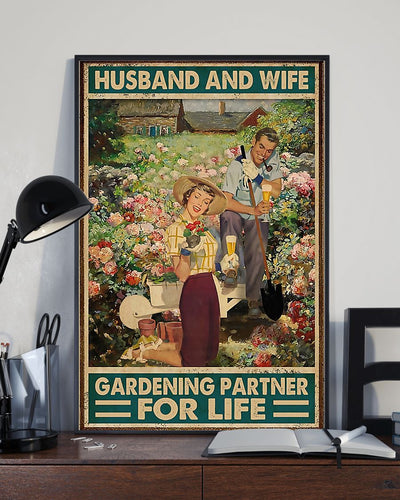 Garden Husband And Wife Vertical Canvas And Poster | Wall Decor